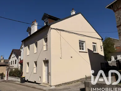 Townhouse in Oyonnax (01100)