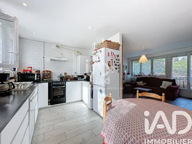 Apartment in Dammarie-lès-Lys (77190)