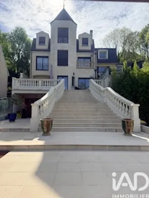 Architectural house in Bry-sur-Marne (94360)