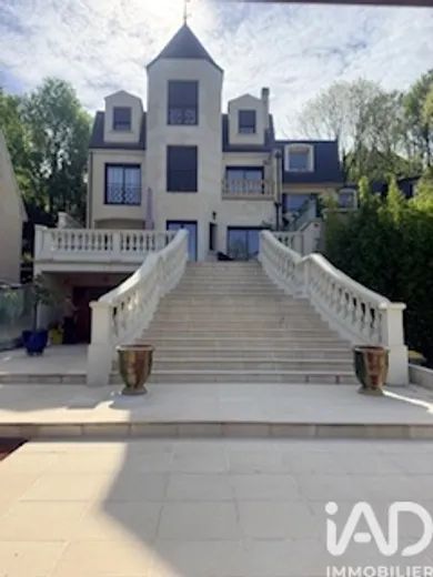 Architectural house in Bry-sur-Marne (94360)