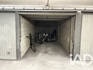 Garage in Paris (75015)
