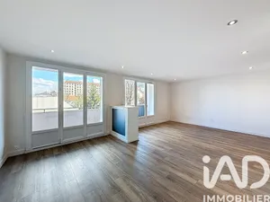 Apartment in Villeurbanne (69100)