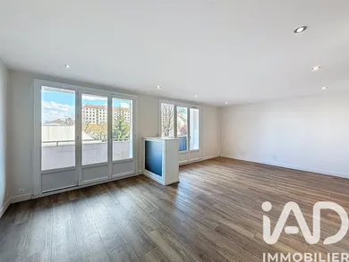 Apartment in Villeurbanne (69100)