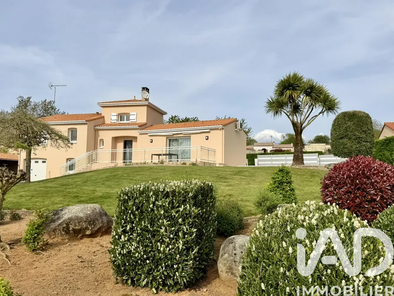 Maison 5 pièces 126 m² · à Mervent · 126 m² · 414 000 €
