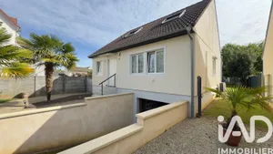 Maison traditionnelle à Saint-Fargeau-Ponthierry (77310)