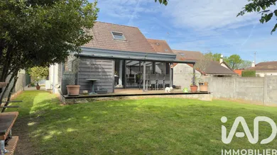 Maison traditionnelle à Saint-Fargeau-Ponthierry (77310)