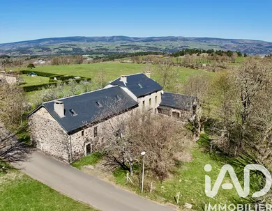 Maison à Val d'Arcomie (15320)