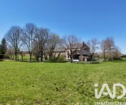 Maison à Val d'Arcomie (15320)