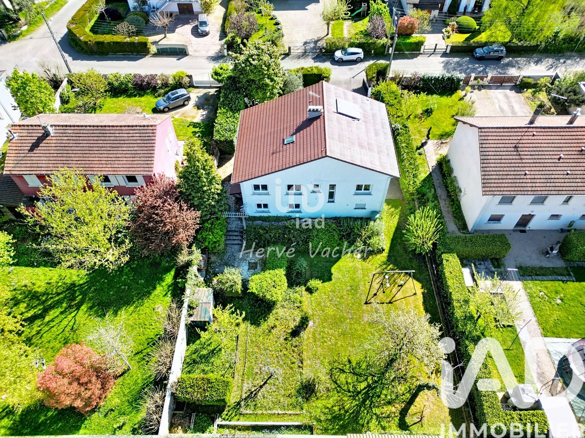 Maison traditionnelle 8 pièces - 200m² - Saint-Denis-lès-Bourg — 8 pièces, 200 m², 5 chambres