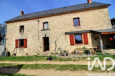 Maison de campagne à Saint-Priest-des-Champs (63640)