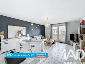 Apartment in Meyzieu (69330)