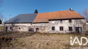 Traditional house in Picherande (63113)