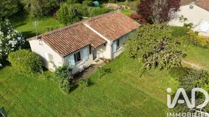 Pavillon à Blanzay (86400)