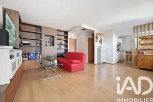 Apartment in Mandres-les-Roses (94520)