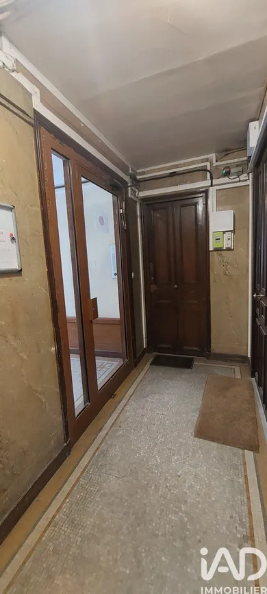Apartment in Paris (75020)