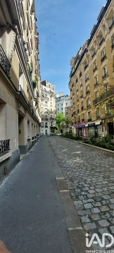 Apartment in Paris (75020)