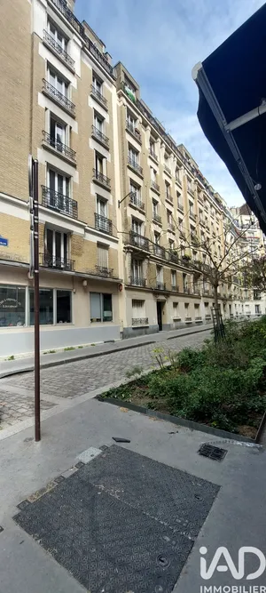 Apartment in Paris (75020)