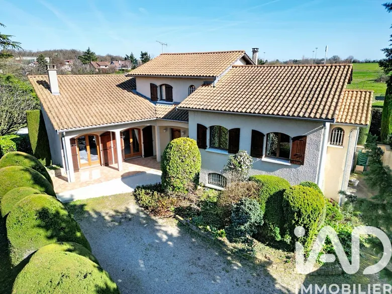 Maison 7 pièces 231 m² · à Genas · 231 m² · 795 000 €