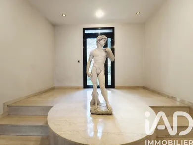 Apartment in Suresnes (92150)