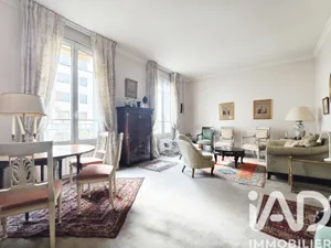 Apartment in Suresnes (92150)