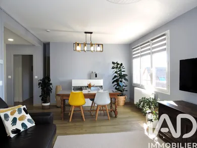 Apartment in Le Chesnay (78150)