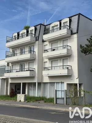 Apartment in Sainte-Geneviève-des-Bois (91700)