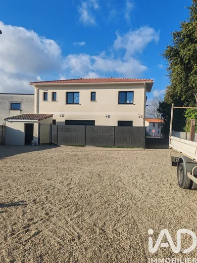 Immeuble à Toulenne (33210)