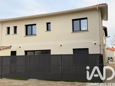 Immeuble à Toulenne (33210)