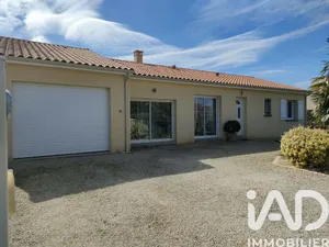Pavillon à Saint-Léger-de-Montbrun (79100)