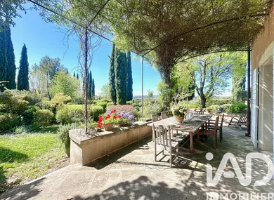 Maison traditionnelle à Sainte-Cécile-les-Vignes (84290)
