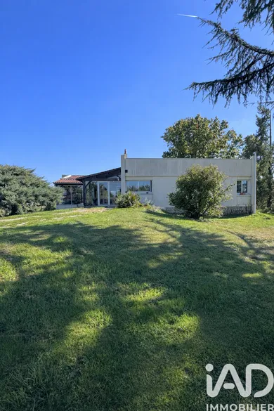 Maison d'architecte à Les Peintures (33230)