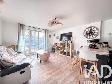 Apartment in Moissy-Cramayel (77550)
