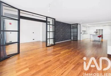 Apartment in Paris (75011)