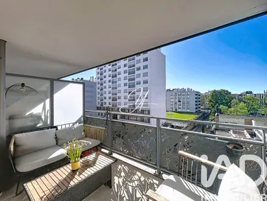 Apartment in Montrouge (92120)