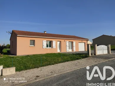 Pavillon à Puyréaux (16230)