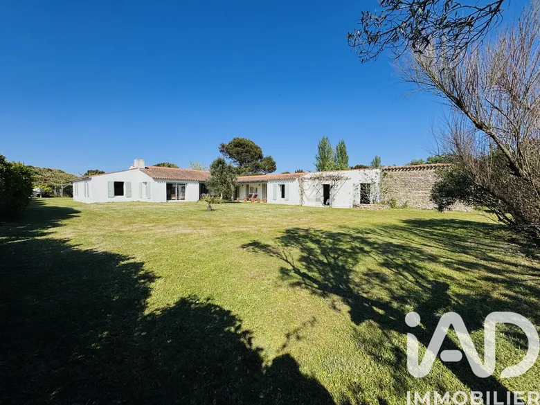 Maison 8 pièces 208 m² · à Les Portes-en-Ré · 208 m² · 1 750 000 €