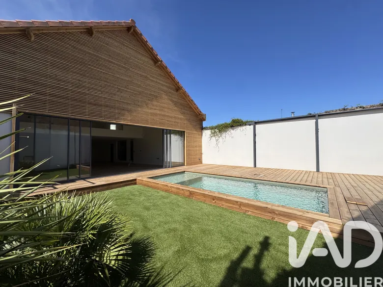 Maison 6 pièces 261 m² · à Bègles · 261 m² · 945 000 €