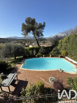 Maison traditionnelle à Valbonne (06560)