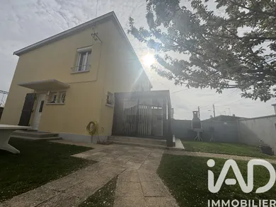 Maison traditionnelle à Saint-Julien-les-Villas (10800)