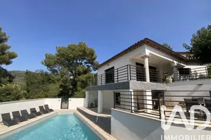 Architectural house in Toulon (83200)
