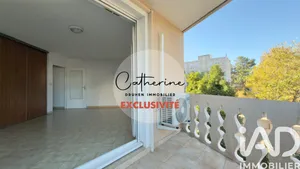 Apartment in Hyères (83400)