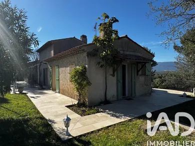 Park home in Saint-Paul-en-Forêt (83440)