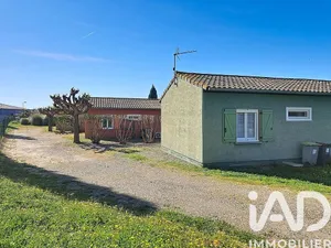 Lodge in Pailhès (34490)