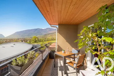 Apartment in Péron (01630)