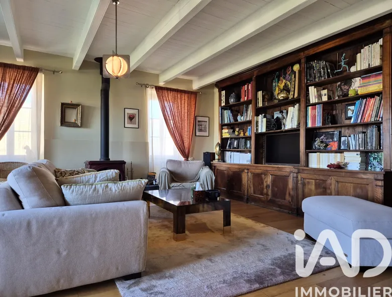 Maison 7 pièces 185 m² · à Charron · 185 m² · 452 000 €