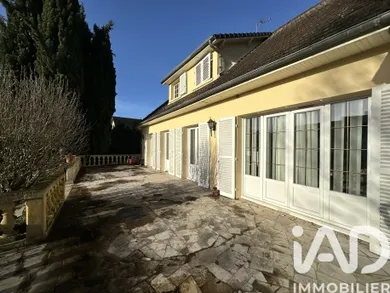 Mansion in Moret-Loing-et-Orvanne (77250)