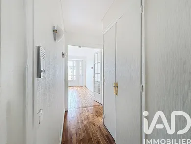 Apartment in Saint-Mandé (94160)
