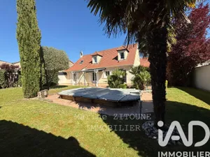 Traditional house in La Ville-du-Bois (91620)
