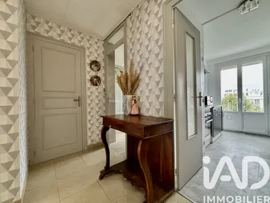 Apartment in La Rochelle (17000)