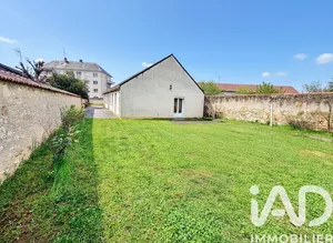 House in Saint-Amand-Montrond (18200)
